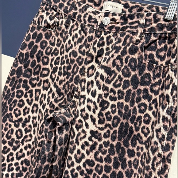 PacSun Casey Leopard Print Wide Leg Jeans Size 28 Like New!!! - Picture 9 of 11